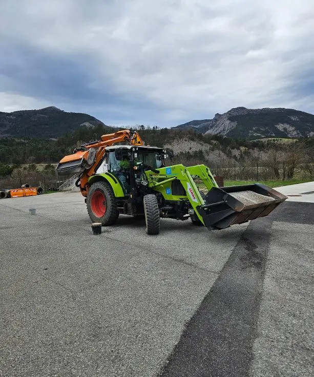 Tracteur équipé en formation